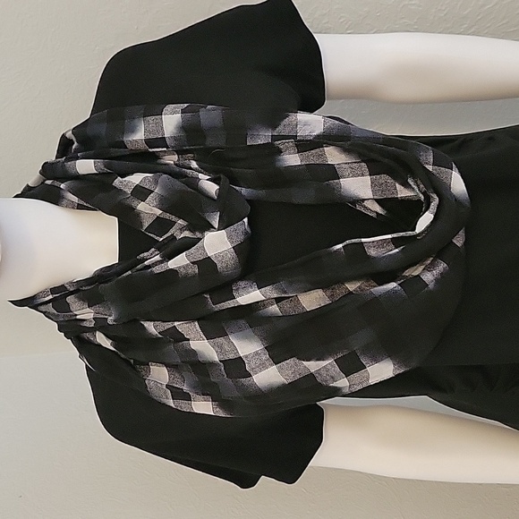 3/$30 VTG MUDD Monochrome Check Ombre Infinity Cowl Scarf - Picture 2 of 7